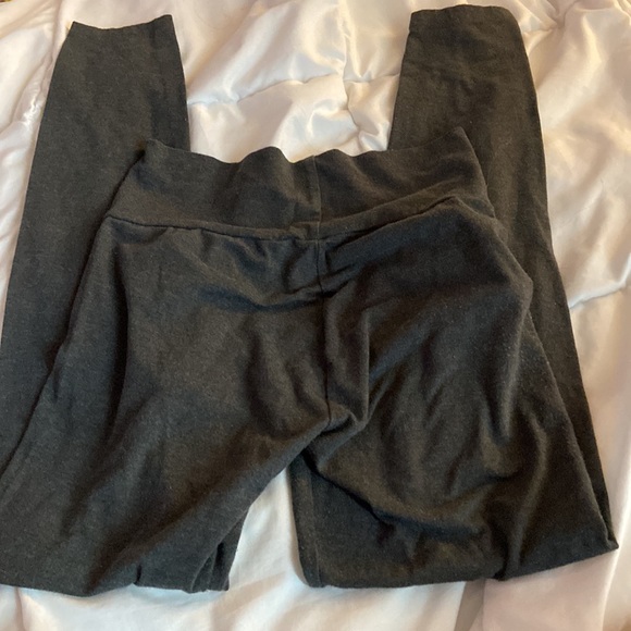 Charlotte Russe Gray Leggings - Picture 4 of 5